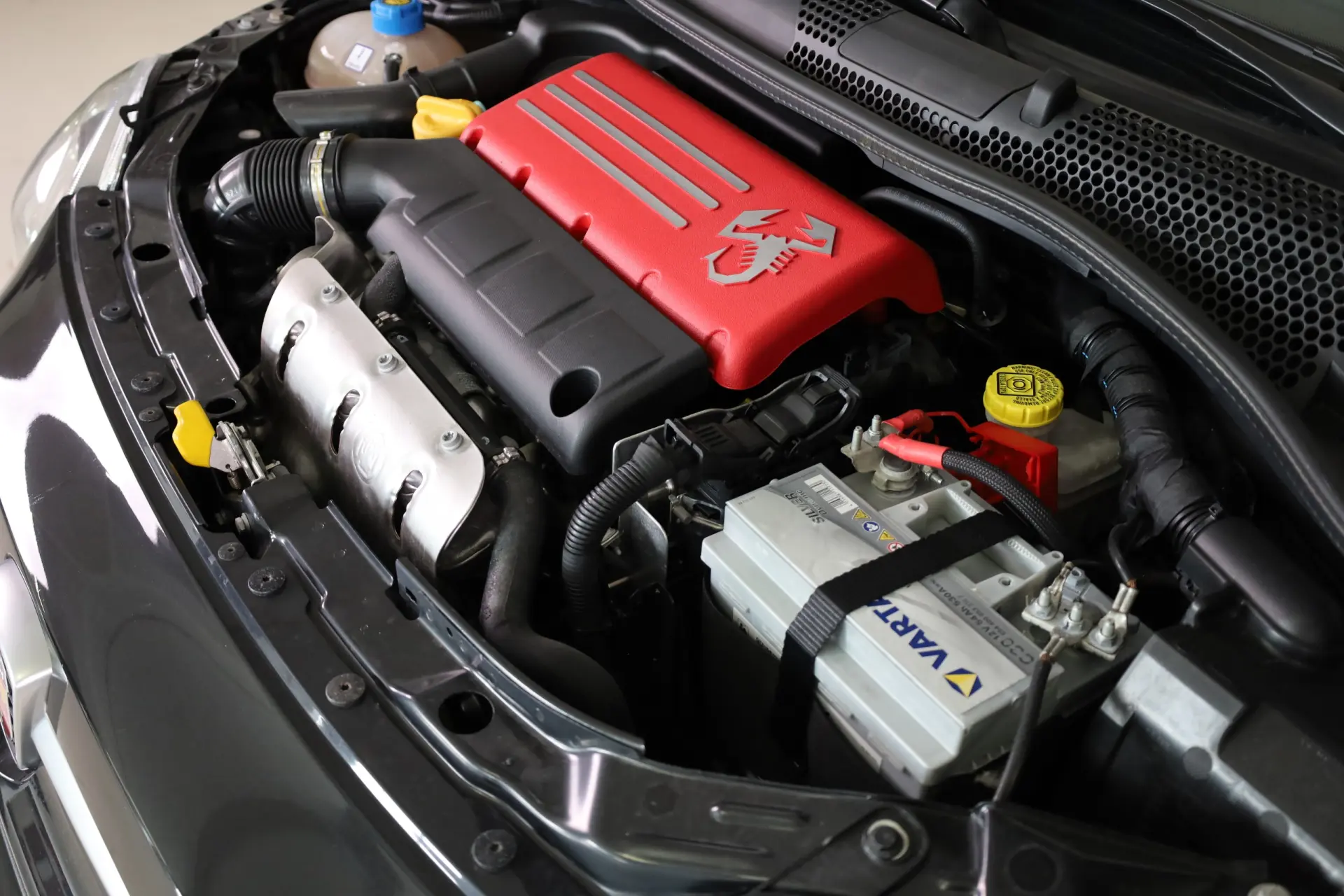 Abarth 595C 1.4 T-Jet 595 10