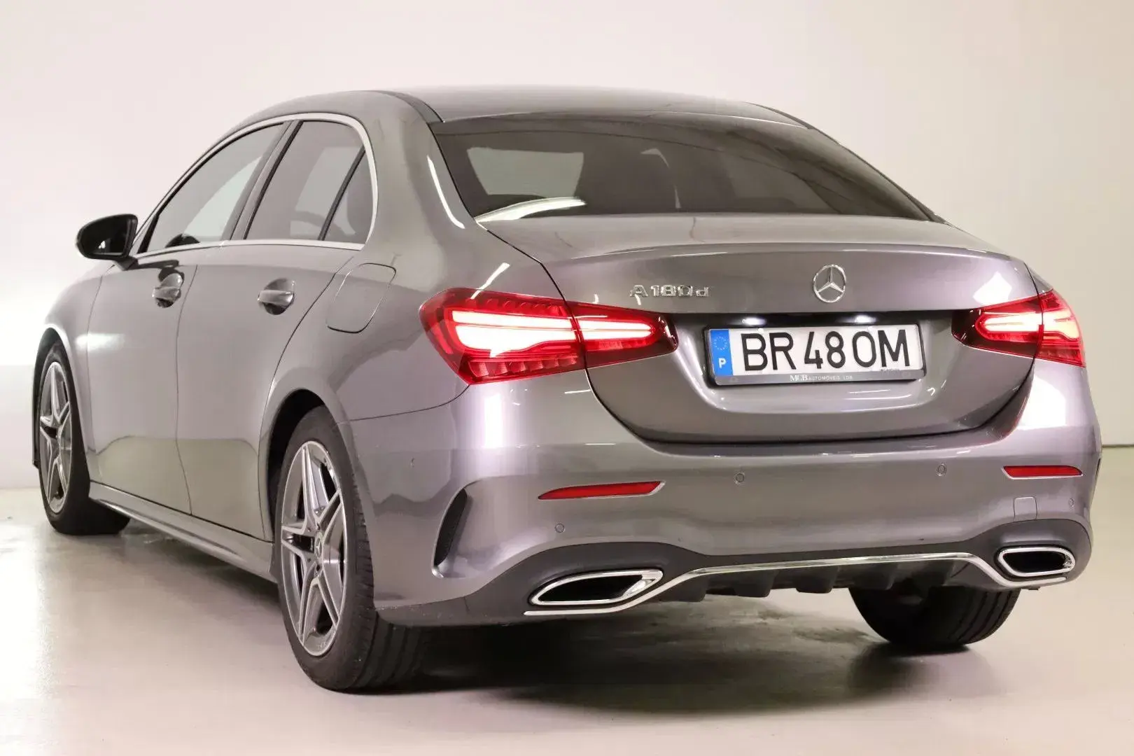 Mercedes-Benz A 180 Limousine Outro 14