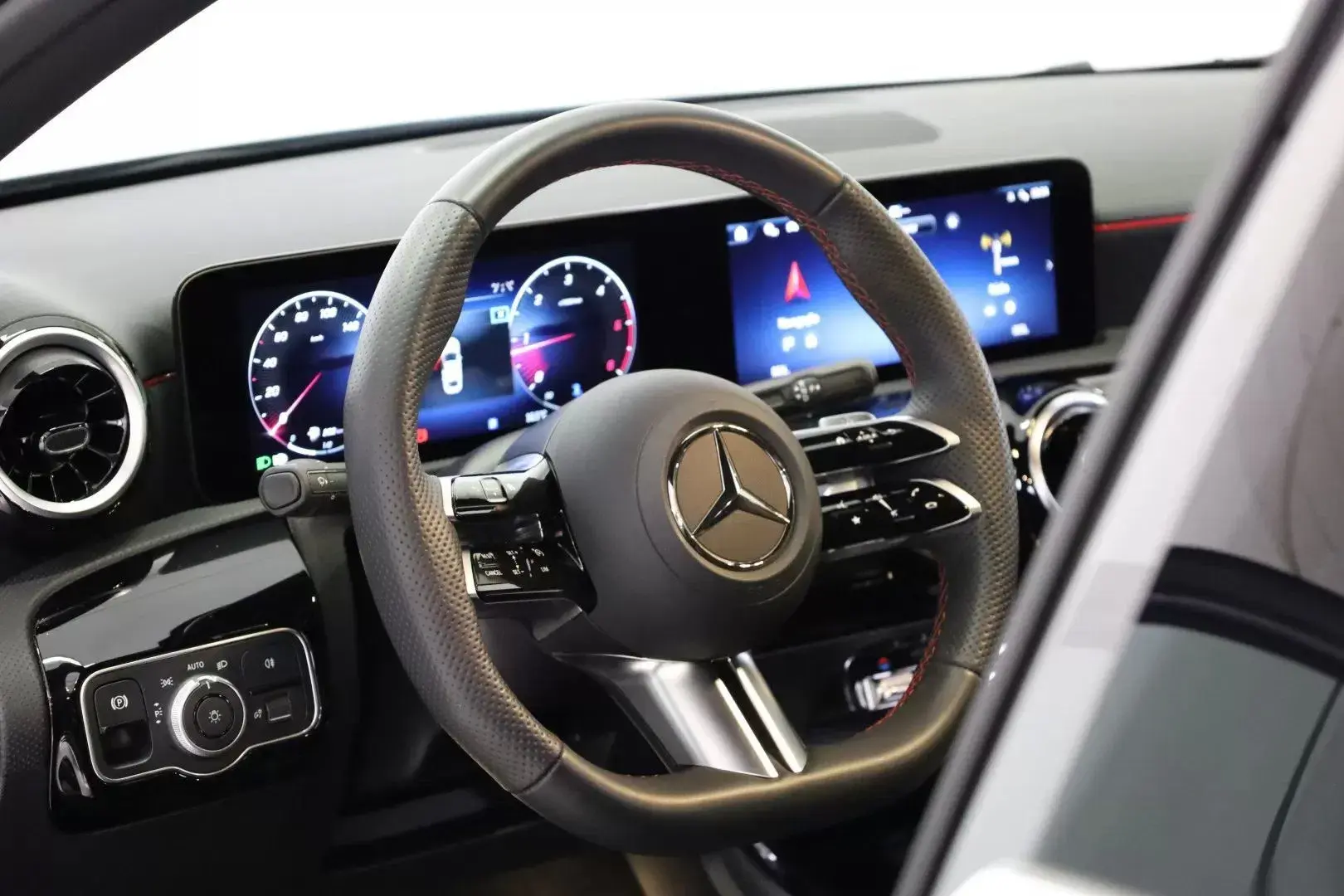 Mercedes-Benz A 180 Limousine Outro 21