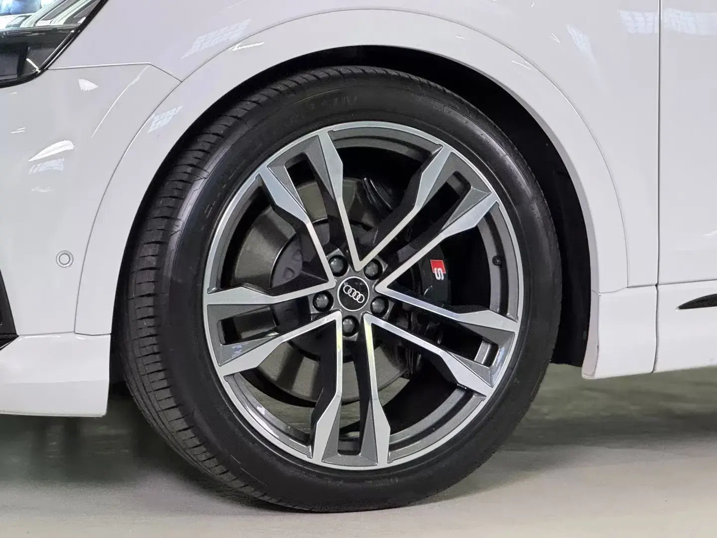 Audi SQ8 TFSI quattro Tiptronic 18