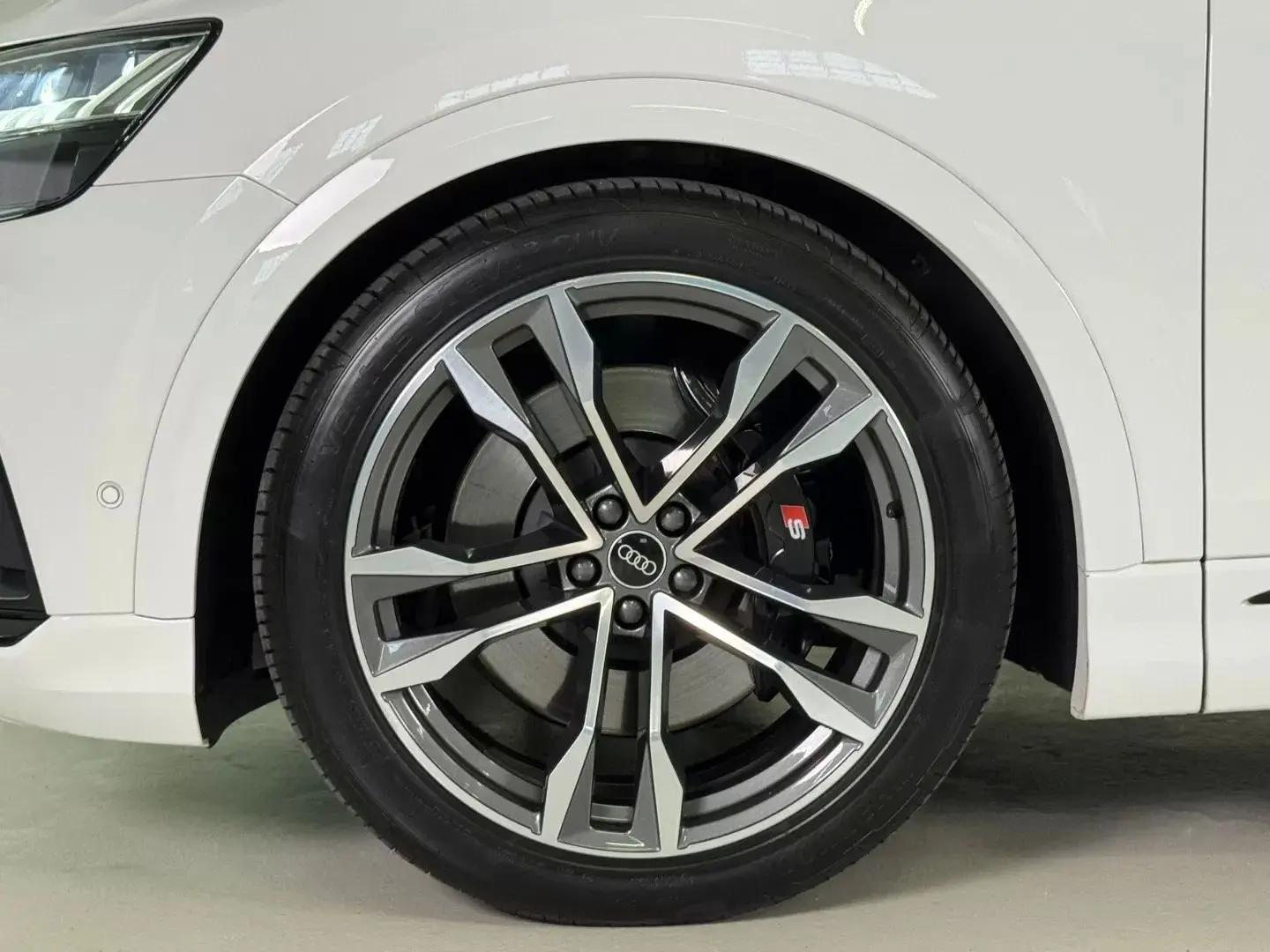 Audi SQ8 TFSI quattro Tiptronic 19