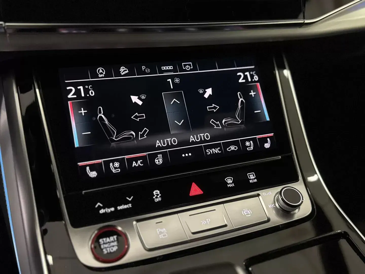 Audi SQ8 TFSI quattro Tiptronic 38