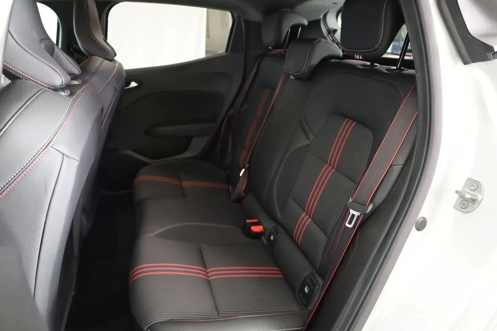 Renault Clio 1.0 TCe RS Line 28