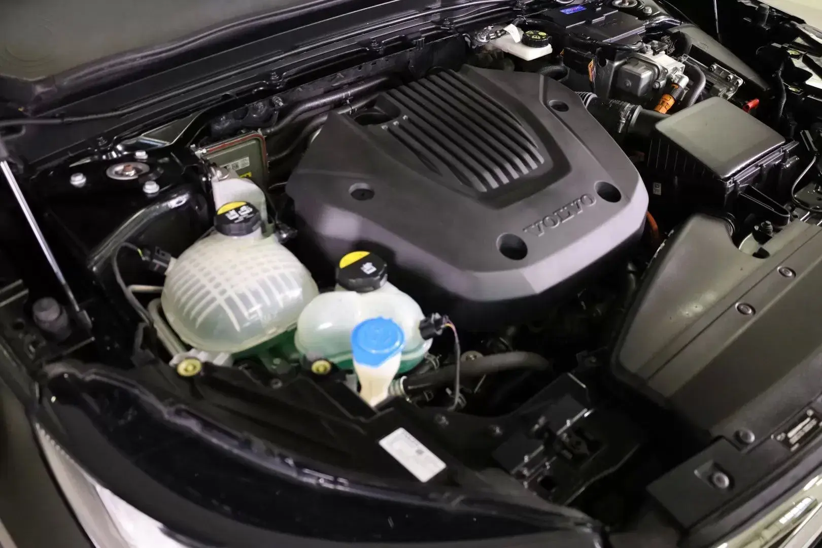 Volvo XC 40 1.5 T5 PHEV Momentum Plus 8