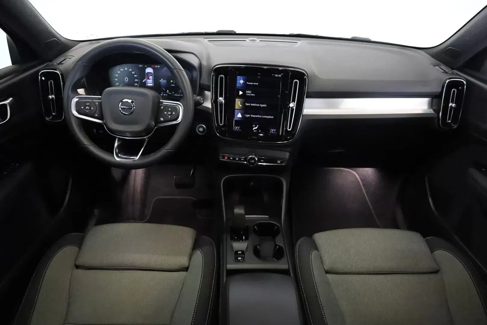 Volvo XC 40 1.5 T5 PHEV Momentum Plus 26