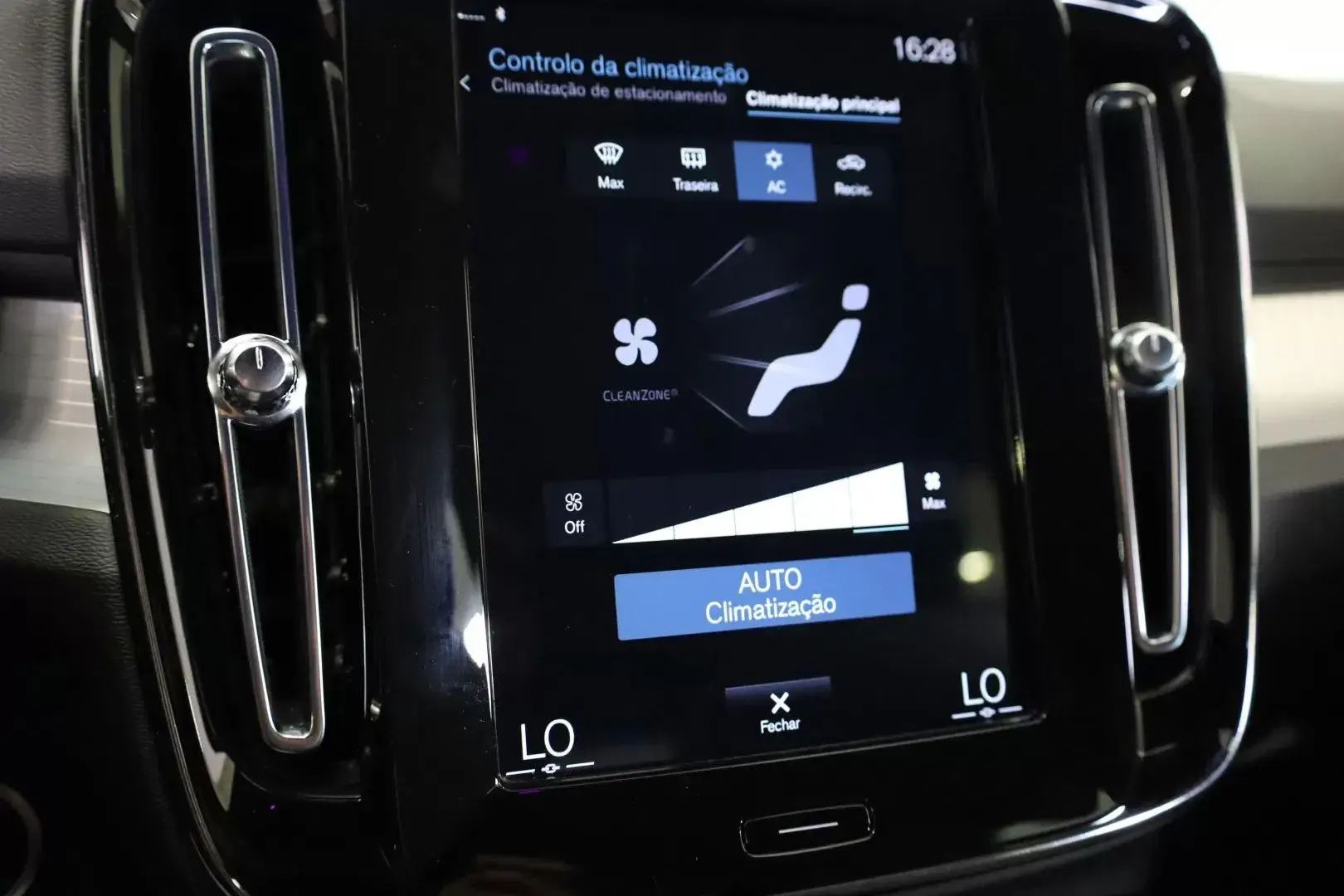 Volvo XC 40 1.5 T5 PHEV Momentum Plus 40