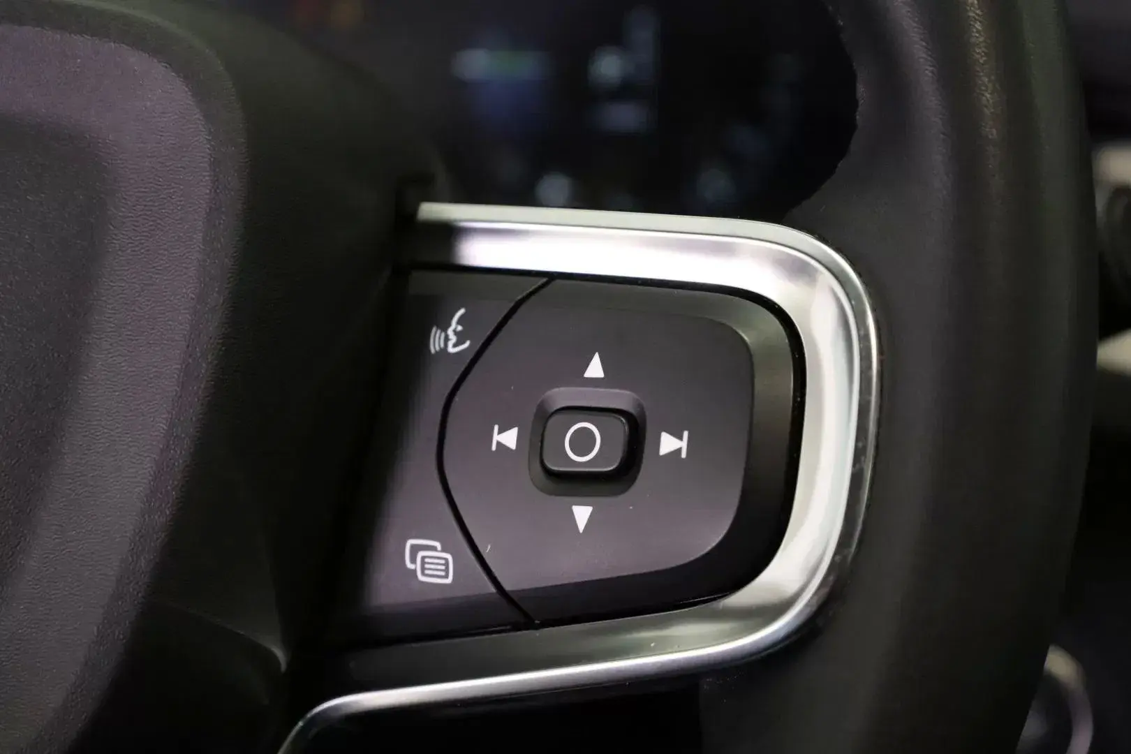 Volvo XC 40 1.5 T5 PHEV Momentum Plus 48