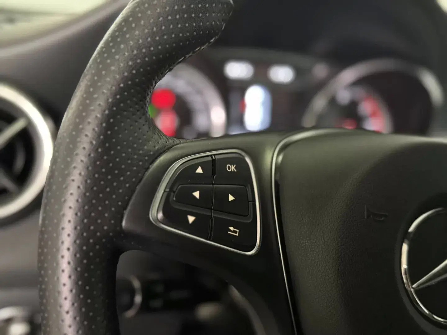 Mercedes-Benz CLA 180 d Urban Aut. 42