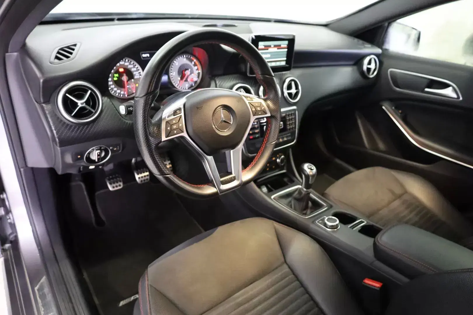 Mercedes-Benz A 200 CDI BE AMG Line 5