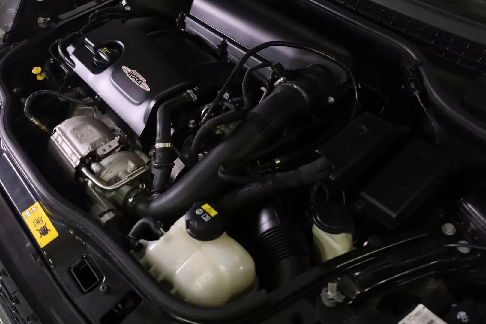 MINI Cabrio John Cooper Works Auto 12