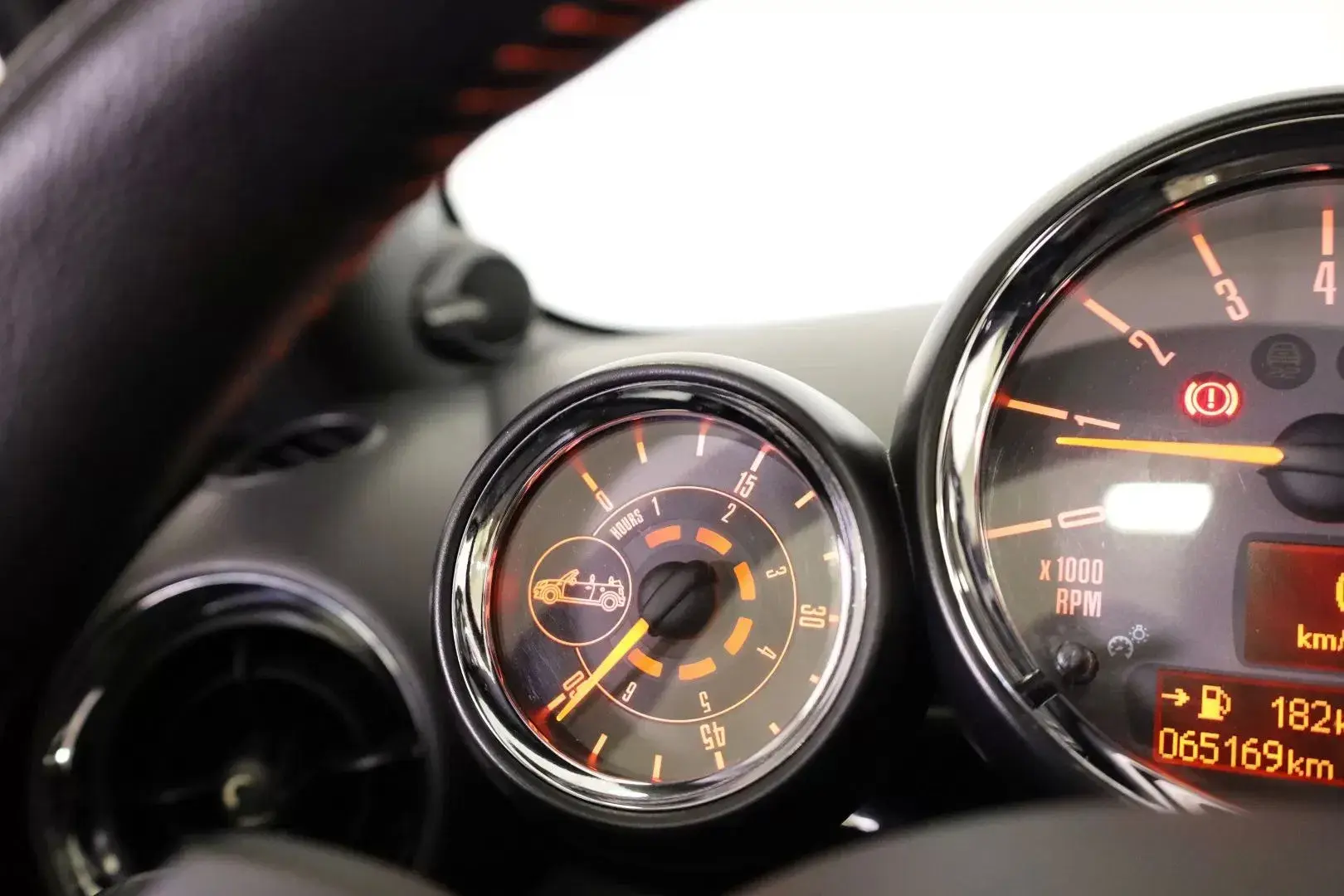 MINI Cabrio John Cooper Works Auto 28