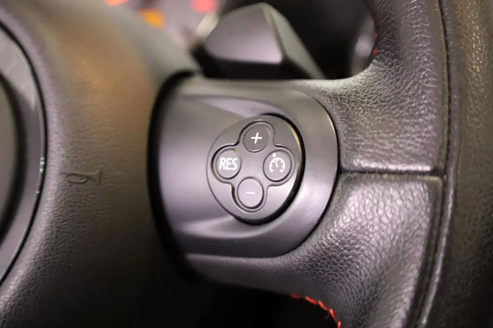 MINI Cabrio John Cooper Works Auto 48