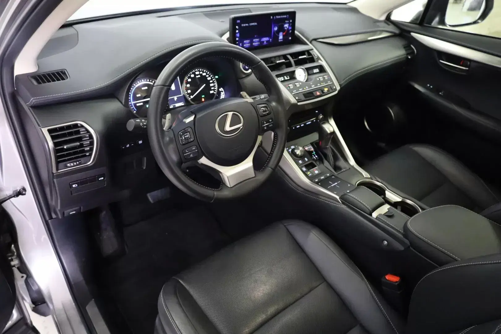 Lexus NX 300h Executive Plus 5