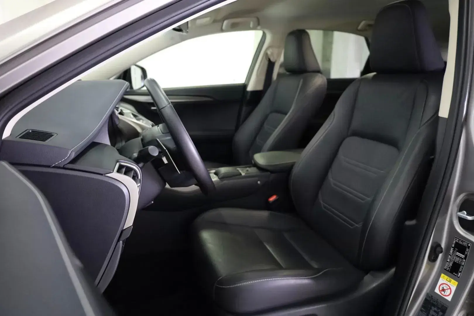 Lexus NX 300h Executive Plus 6