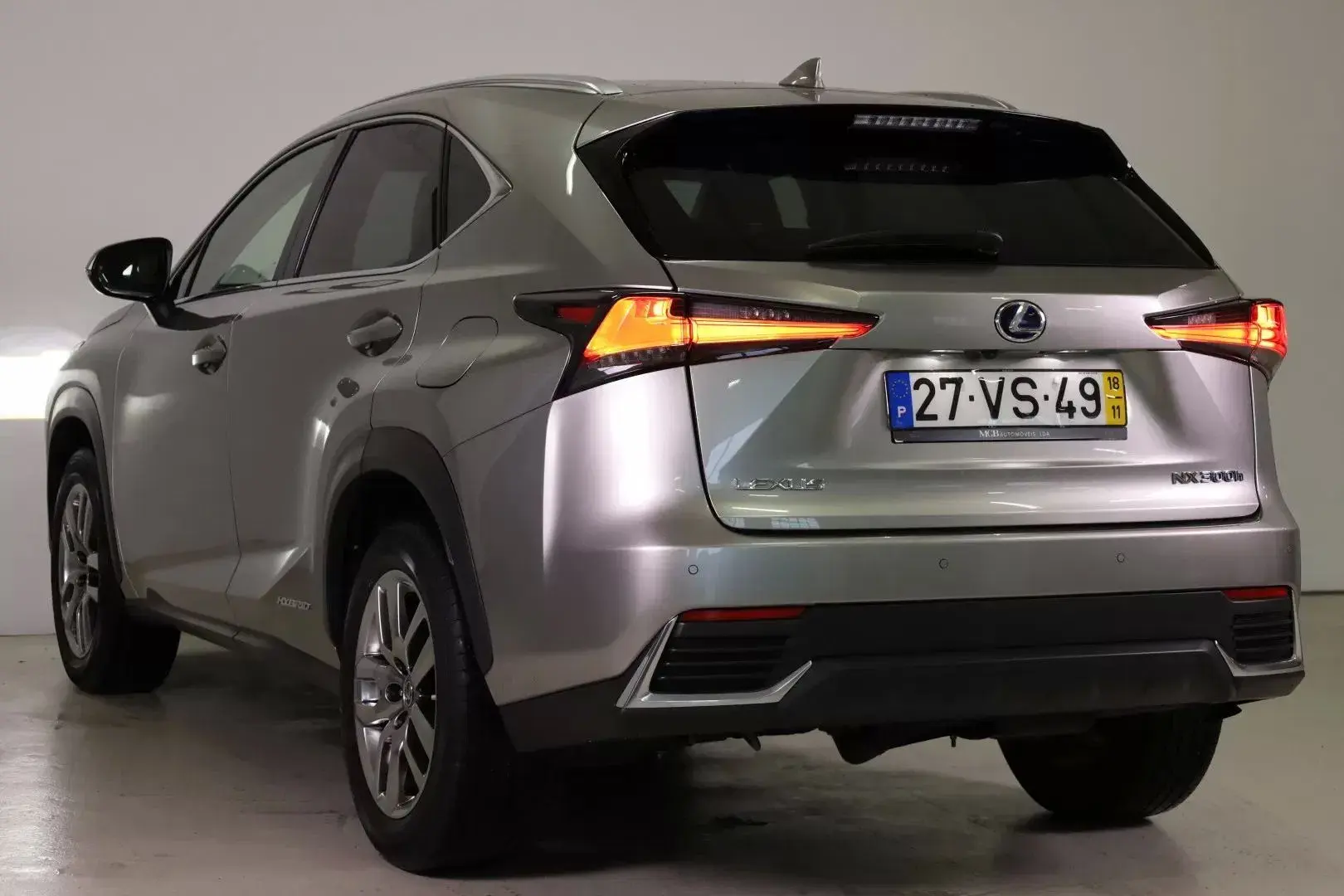 Lexus NX 300h Executive Plus 16