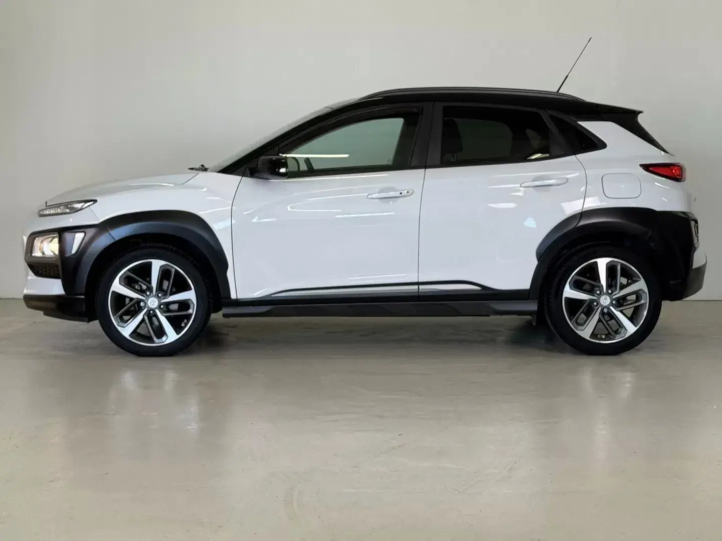 Hyundai Kauai 1.0 T-GDi Premium Pele/Tec.Vermelho 3