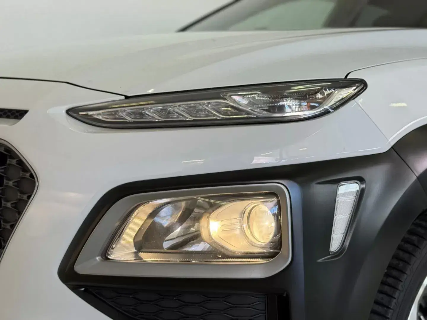 Hyundai Kauai 1.0 T-GDi Premium Pele/Tec.Vermelho 15