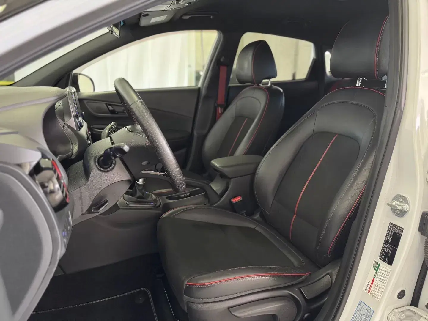 Hyundai Kauai 1.0 T-GDi Premium Pele/Tec.Vermelho 23