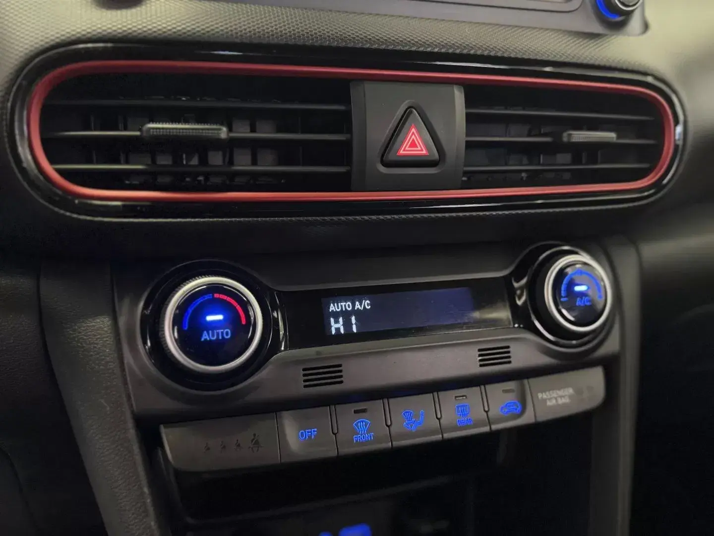 Hyundai Kauai 1.0 T-GDi Premium Pele/Tec.Vermelho 27