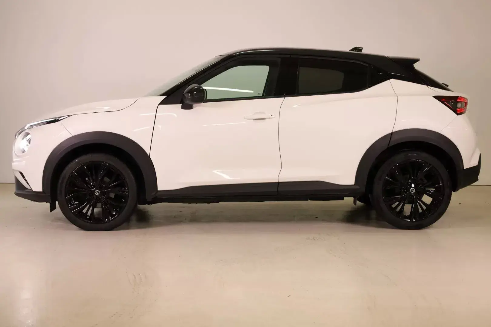 Nissan Juke 1.0 DIG-T Enigma DCT 9