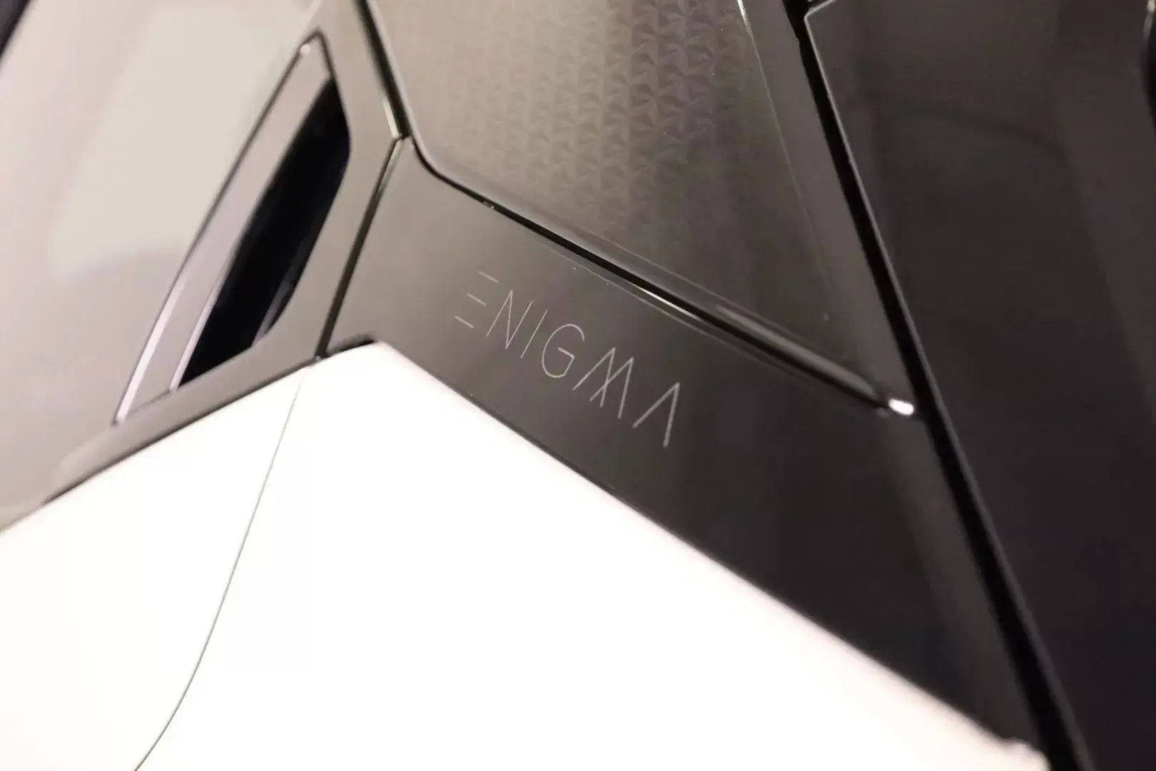 Nissan Juke 1.0 DIG-T Enigma DCT 14