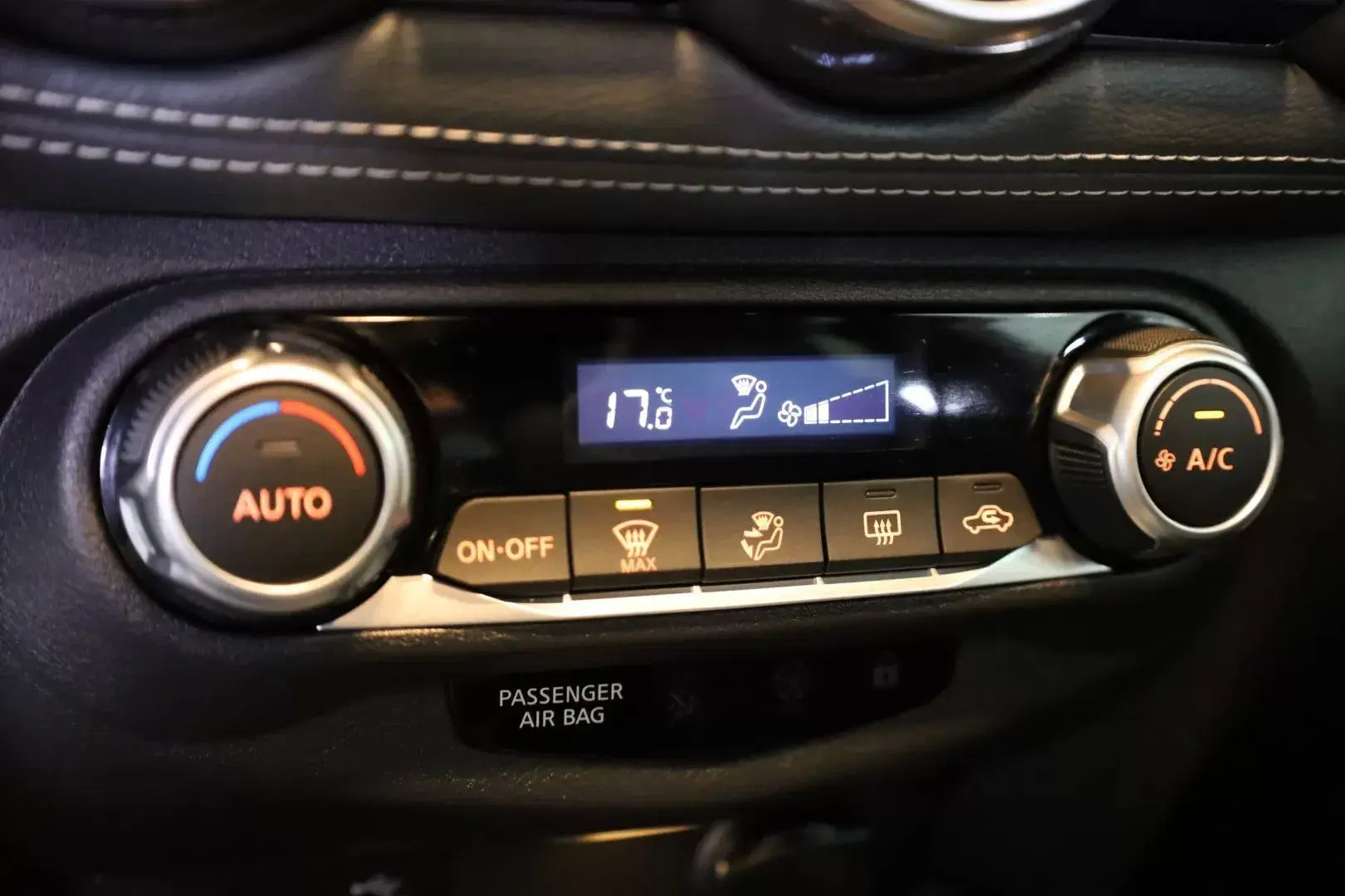 Nissan Juke 1.0 DIG-T Enigma DCT 28