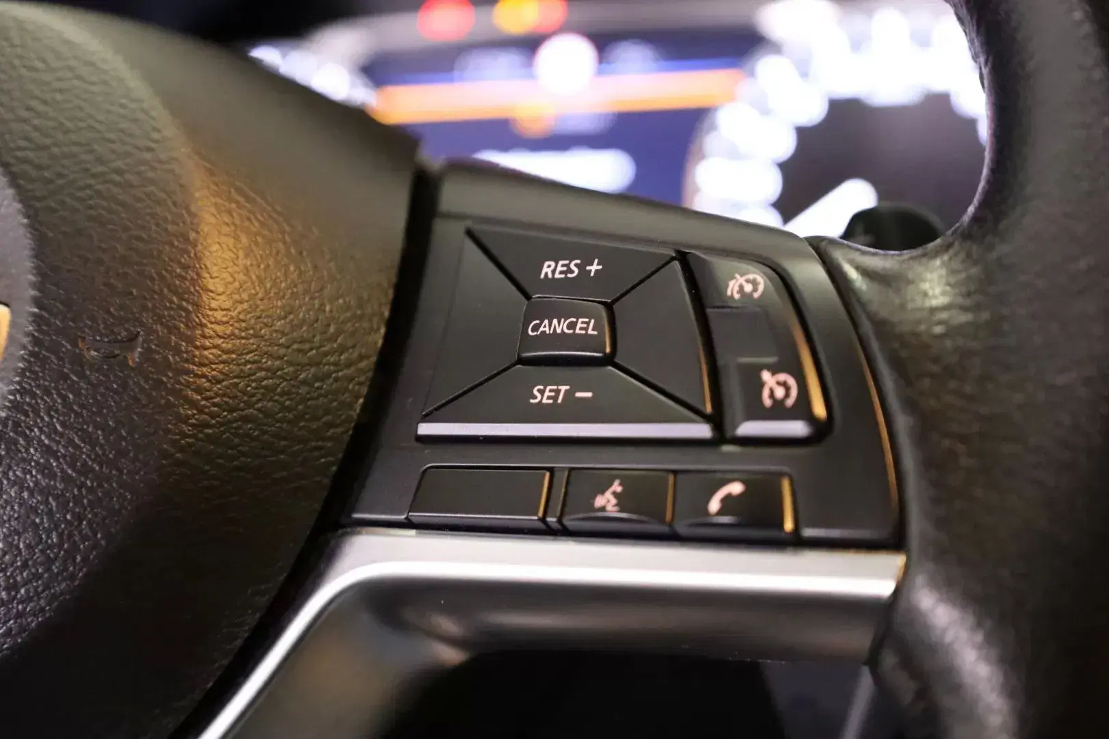 Nissan Juke 1.0 DIG-T Enigma DCT 38