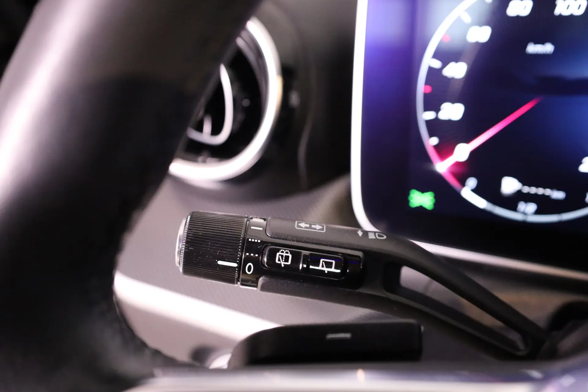 Mercedes-Benz C 300 e T 9G-TRONIC Avantgarde 44