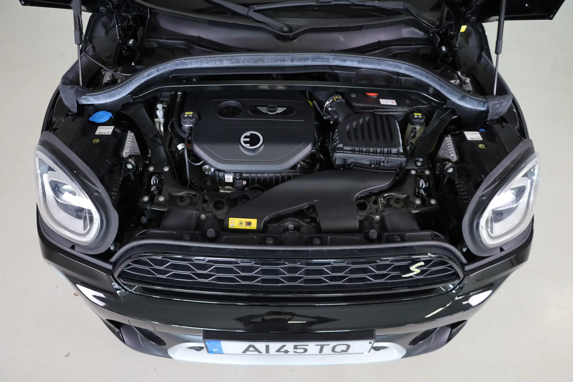 MINI Countryman Cooper SE ALL4 Auto 9