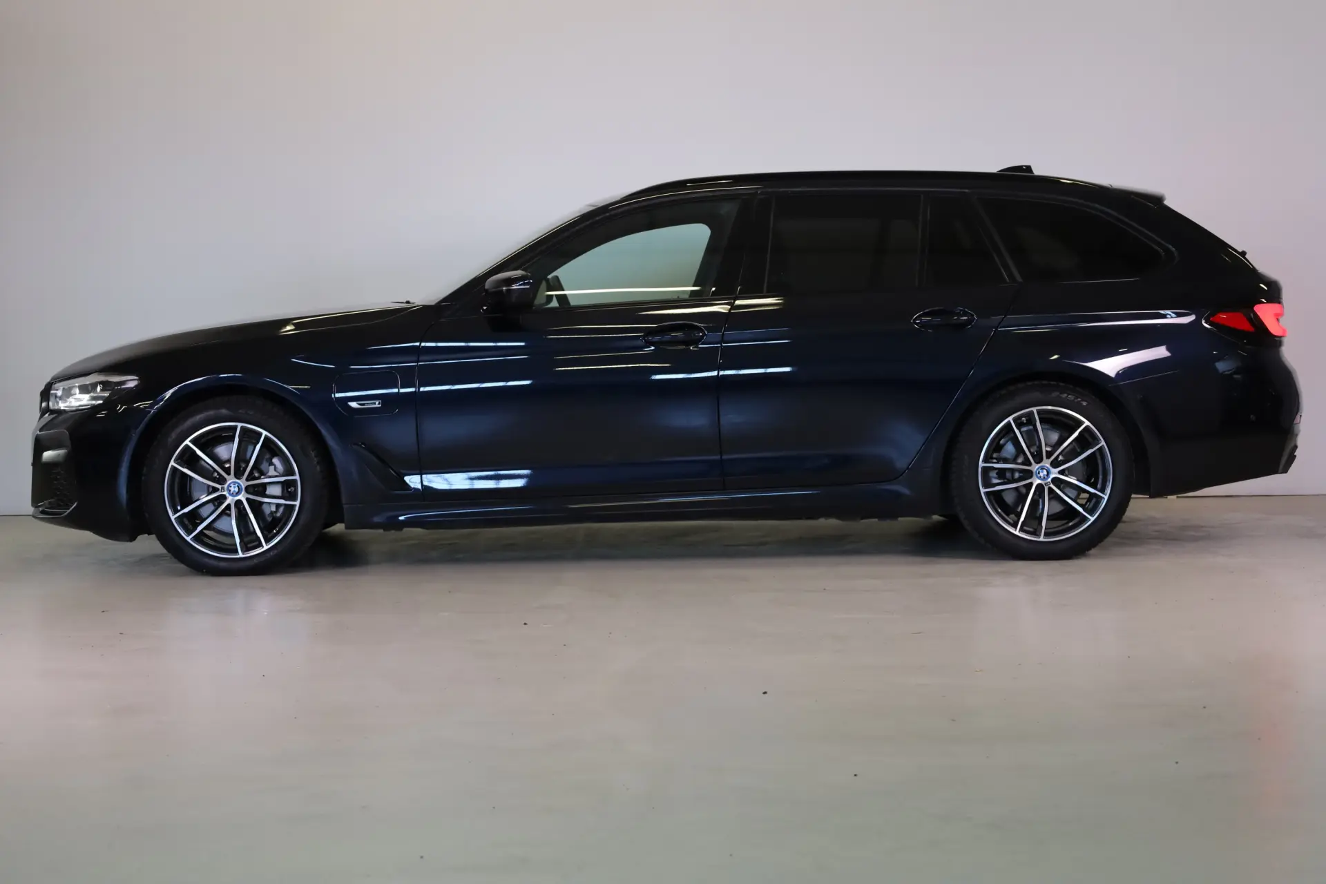 BMW 530 e Pack Desportivo M 3