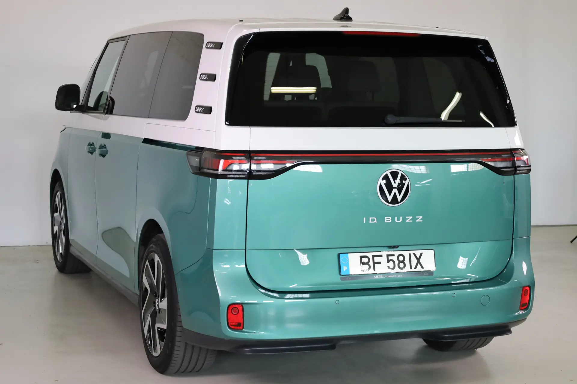 Volkswagen ID.Buzz Pro 15