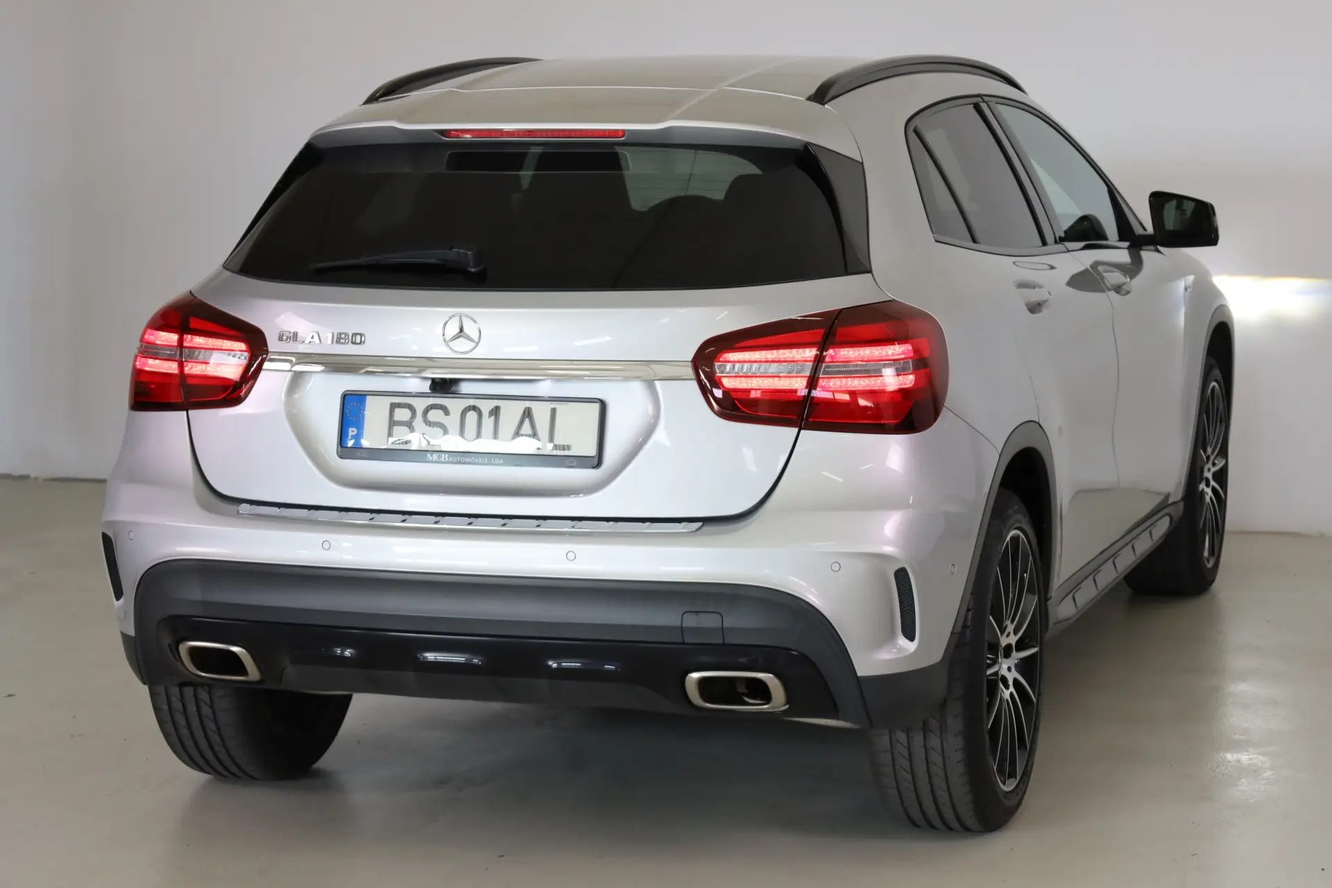 Mercedes-Benz GLA 180 Edition 1 11
