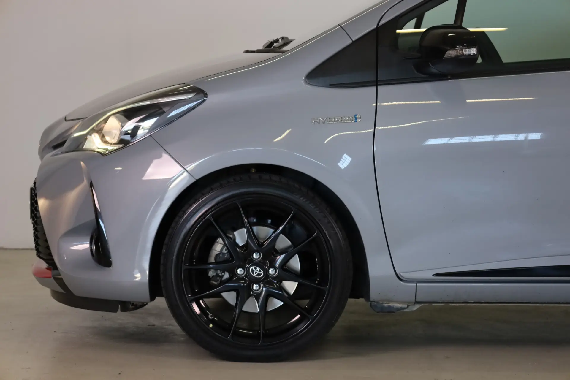 Toyota Yaris 1.5 HSD GR Sport 12