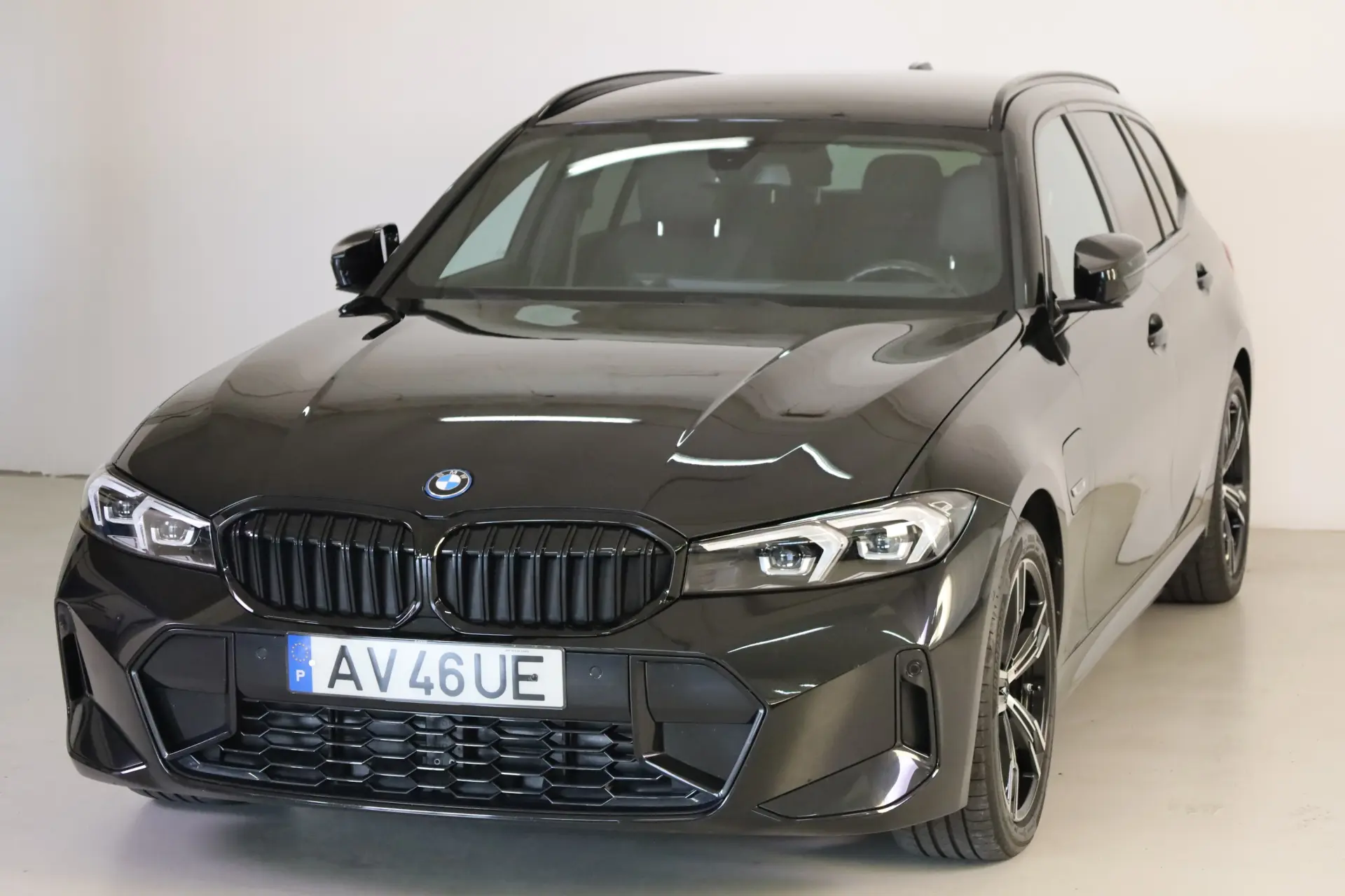 BMW 330 e Pack Desportivo M Auto 12