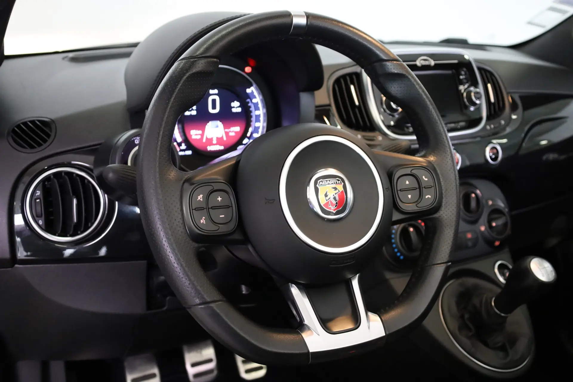 Abarth 595C 1.4 T-Jet 595 24