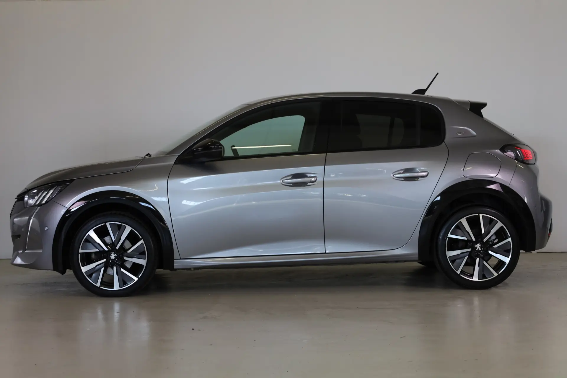 Peugeot 208 1.2 PureTech GT 3