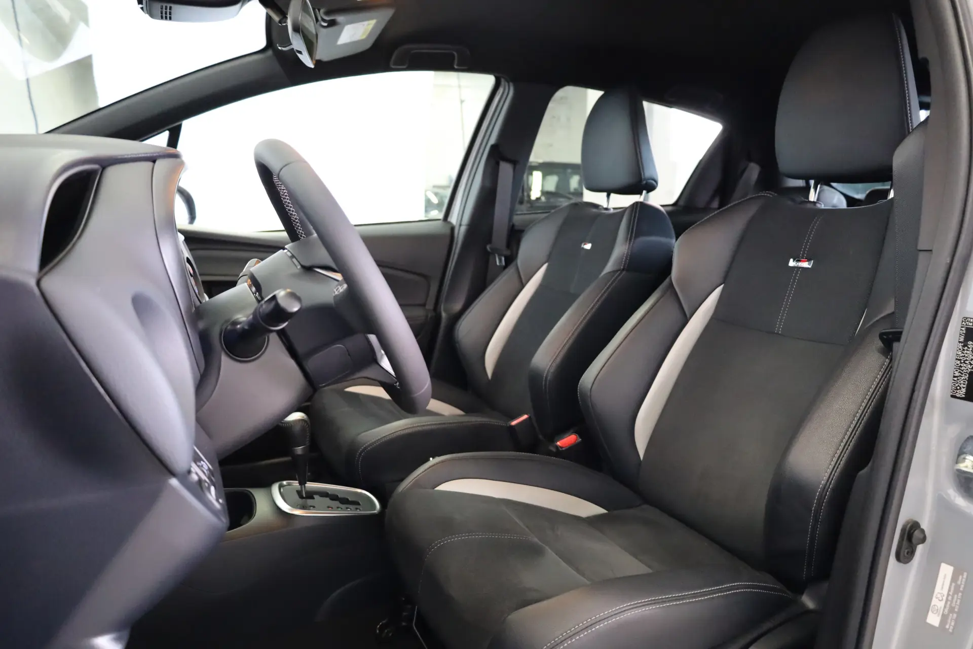 Toyota Yaris 1.5 HSD GR Sport 25