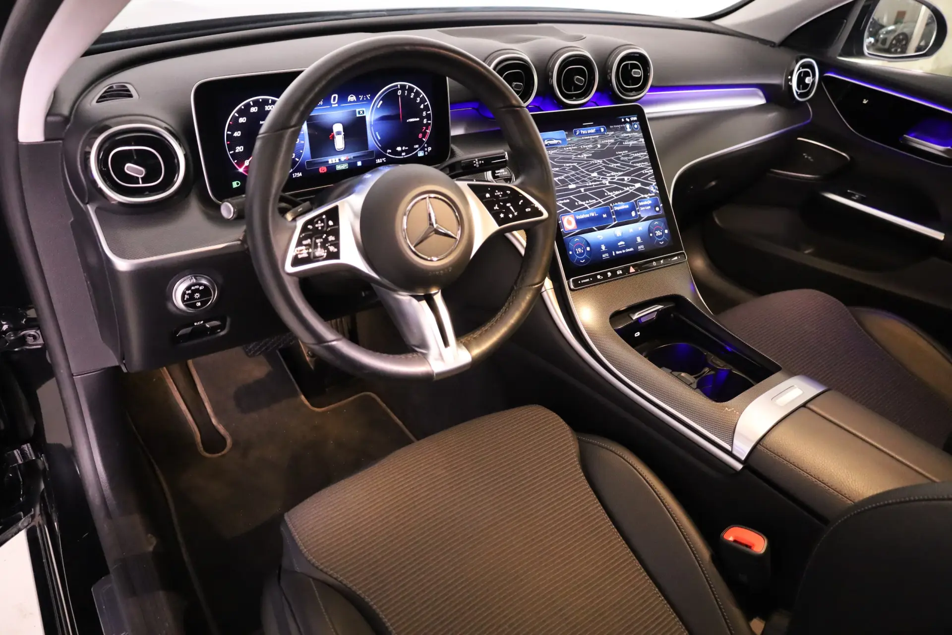 Mercedes-Benz C 300 e T 9G-TRONIC Avantgarde 26