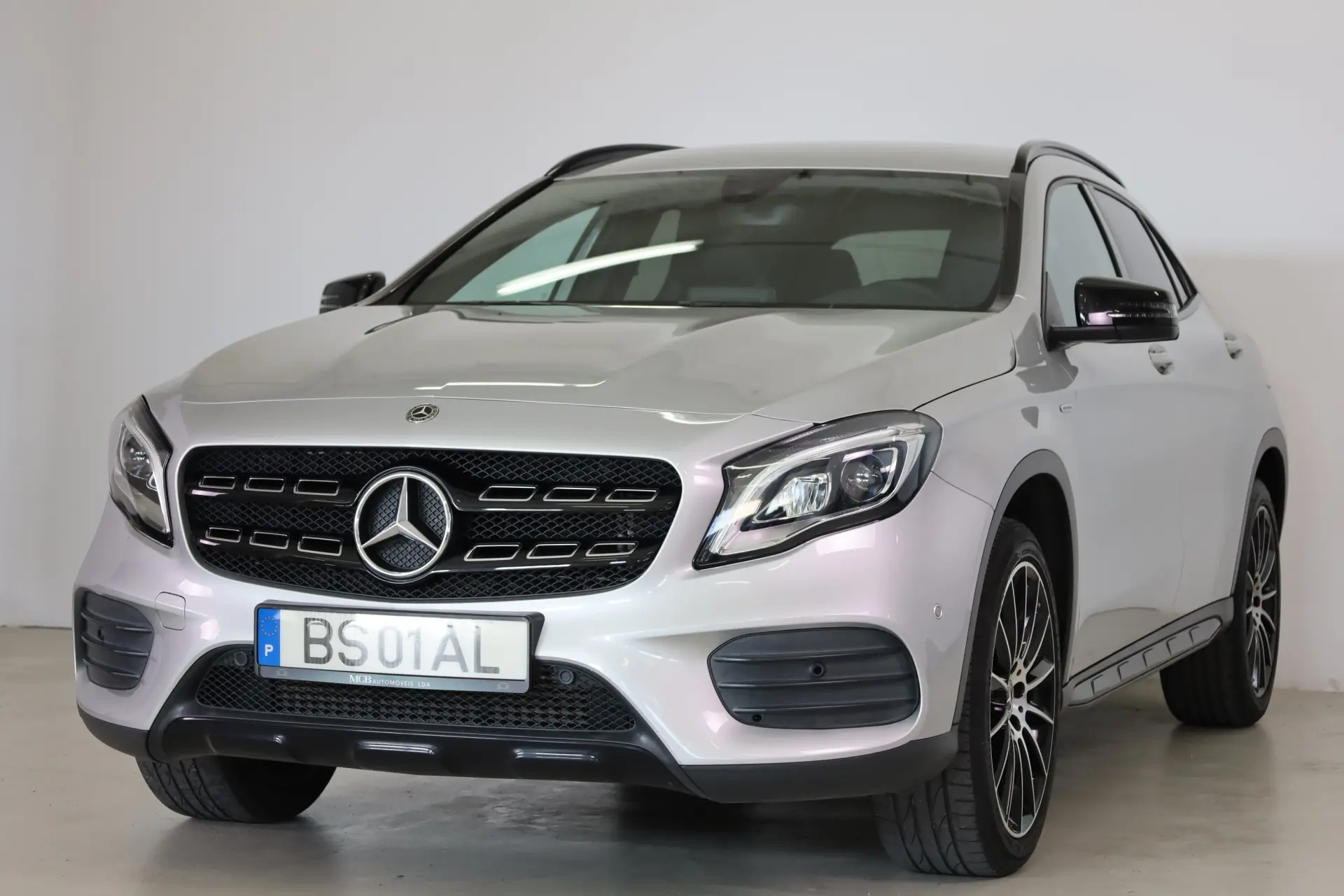 Mercedes-Benz GLA 180 Edition 1 5