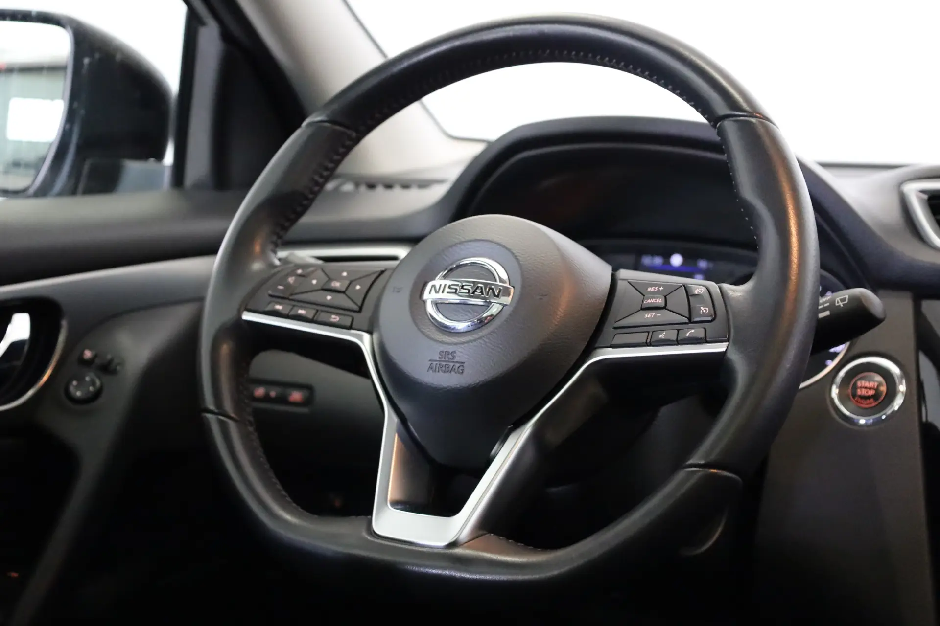 Nissan Qashqai 1.3 DIG-T N-Connecta LED+TT+SKY 24