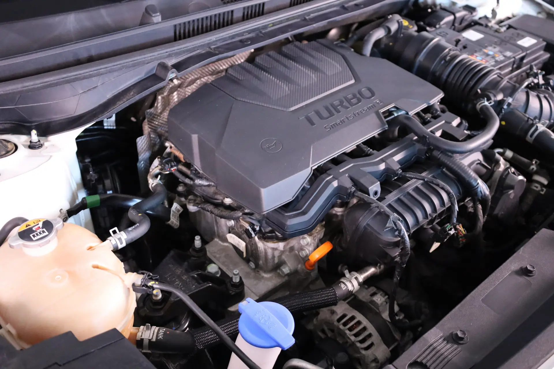 Hyundai Bayon 1.0 T-GDI Premium 8