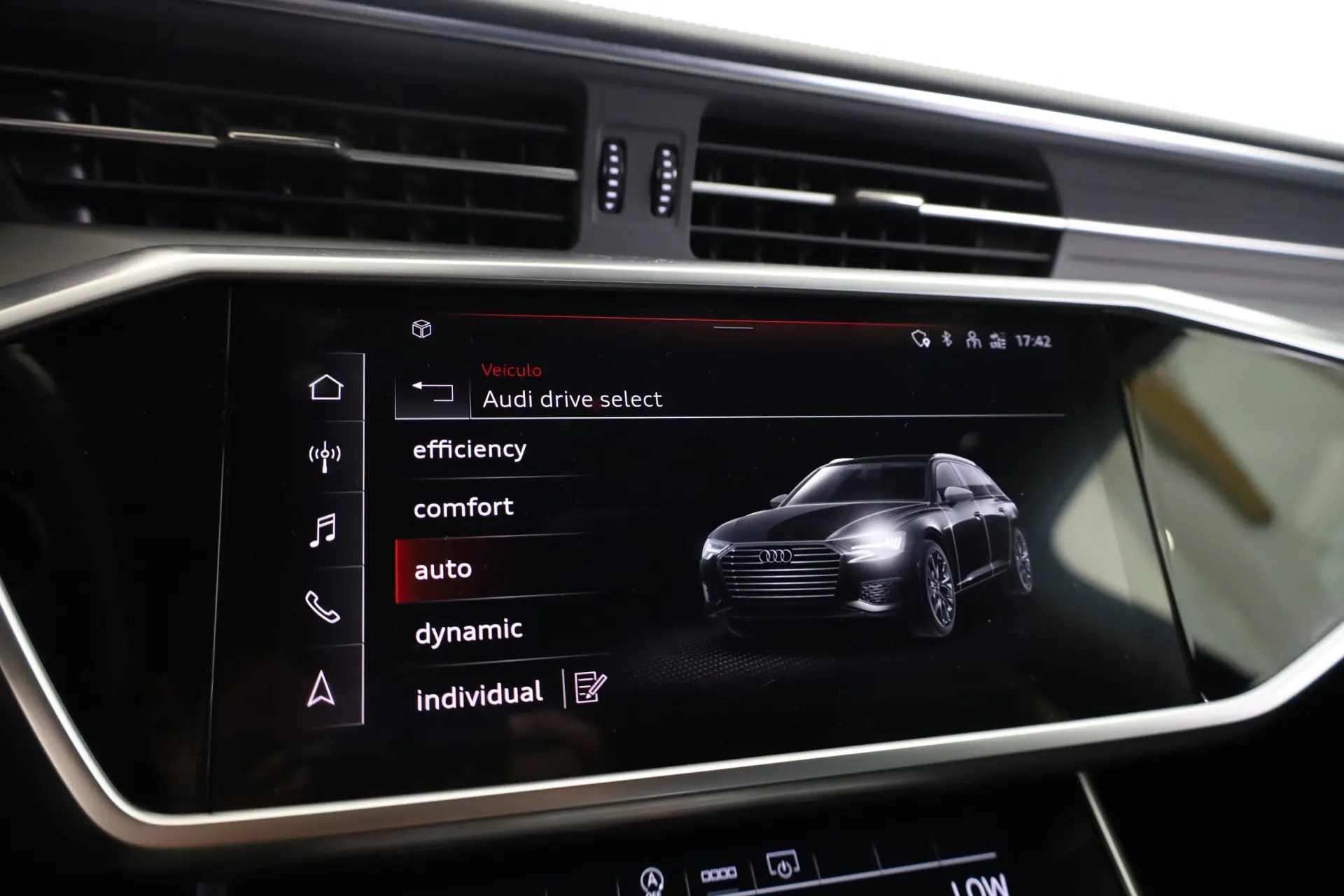 Audi A6 Avant 40 TDI S line S tronic 37