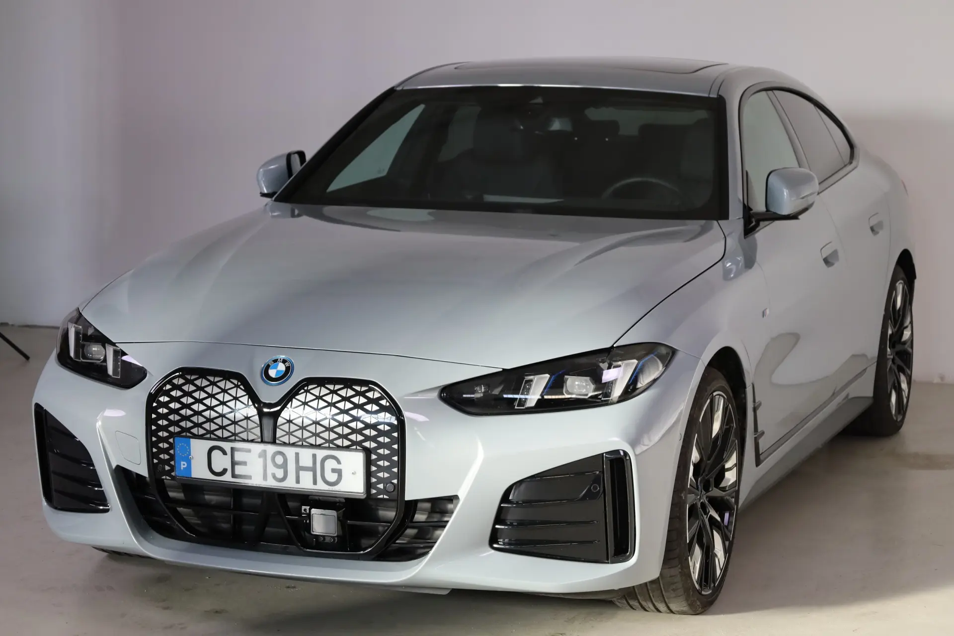 BMW i4 eDrive40 Edição Desportiva M 12