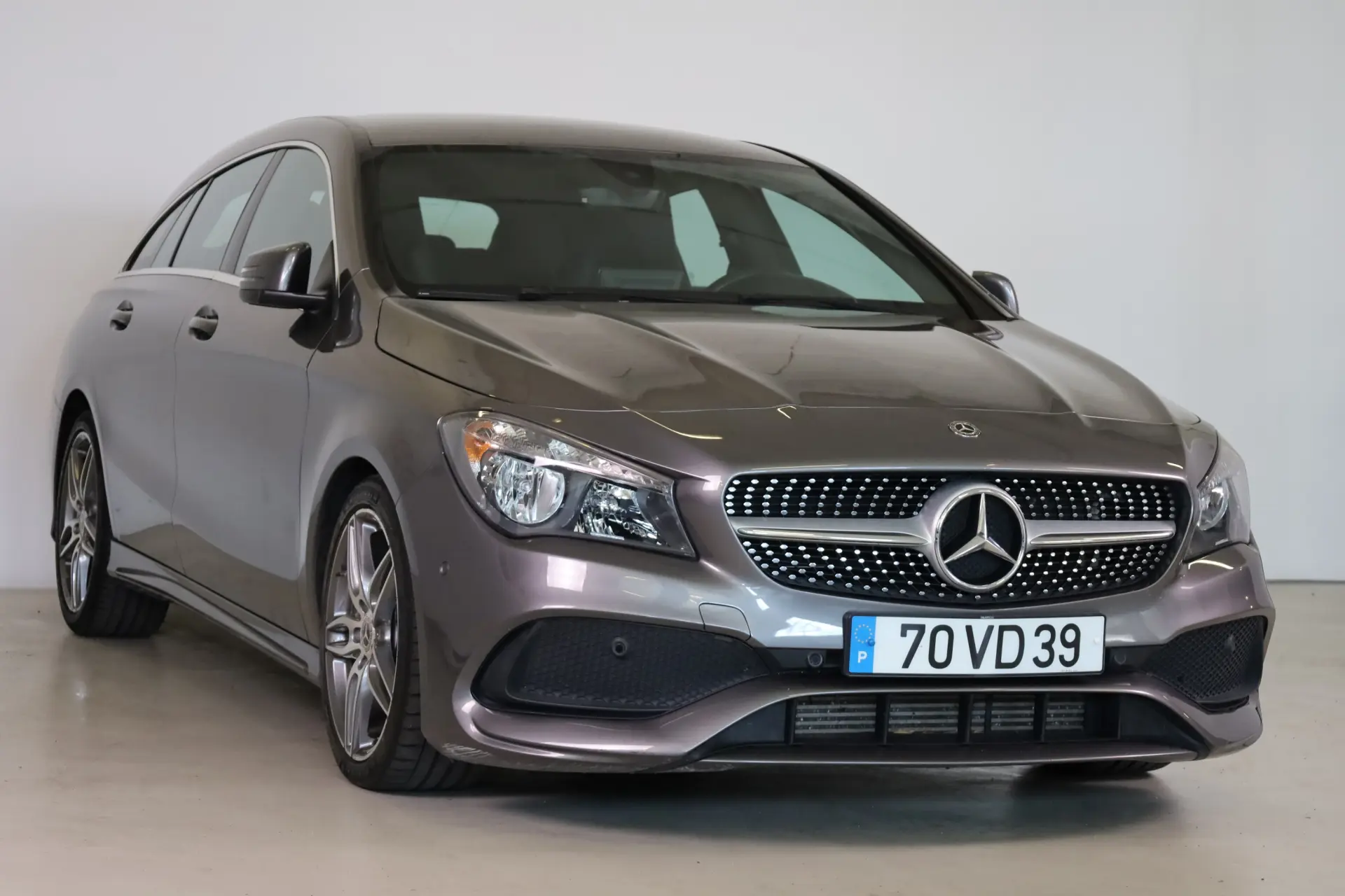 Mercedes-Benz CLA 200 d Shooting Brake AMG Line Aut. 1