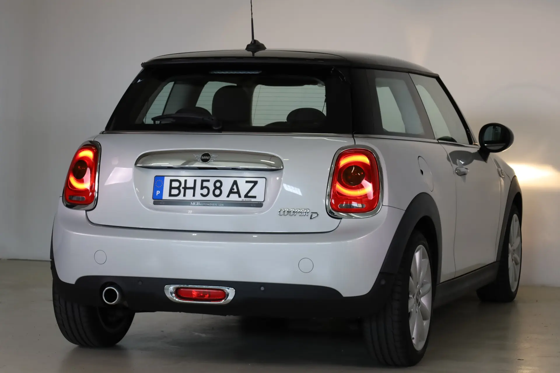 MINI 3 Portas Cooper D 15
