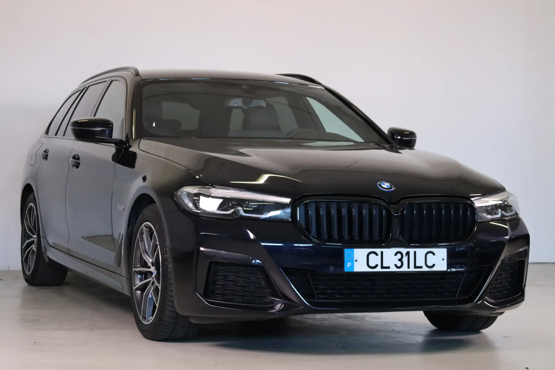 BMW 530 e Pack Desportivo M 1