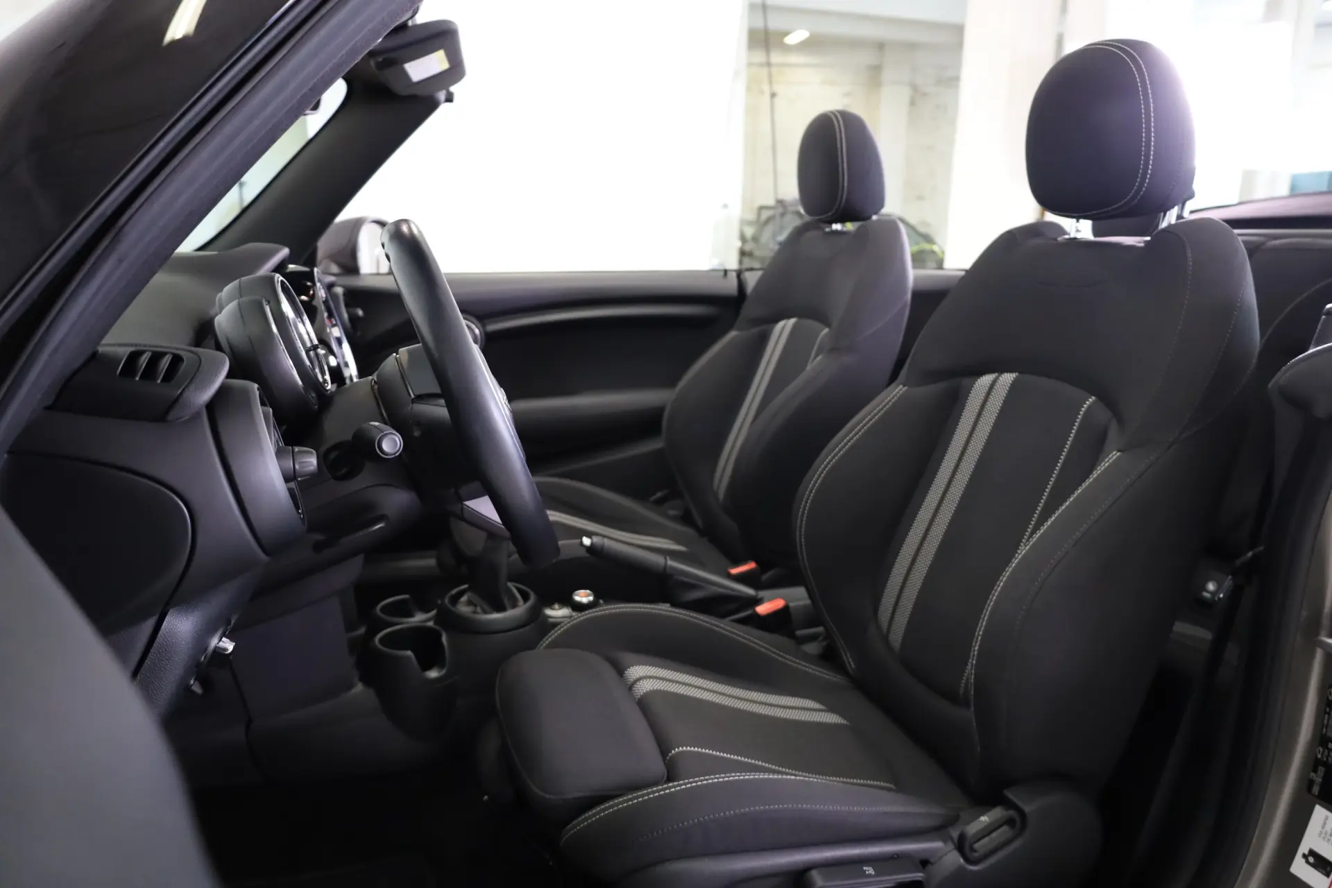 MINI Cabrio One Sport Edition 29