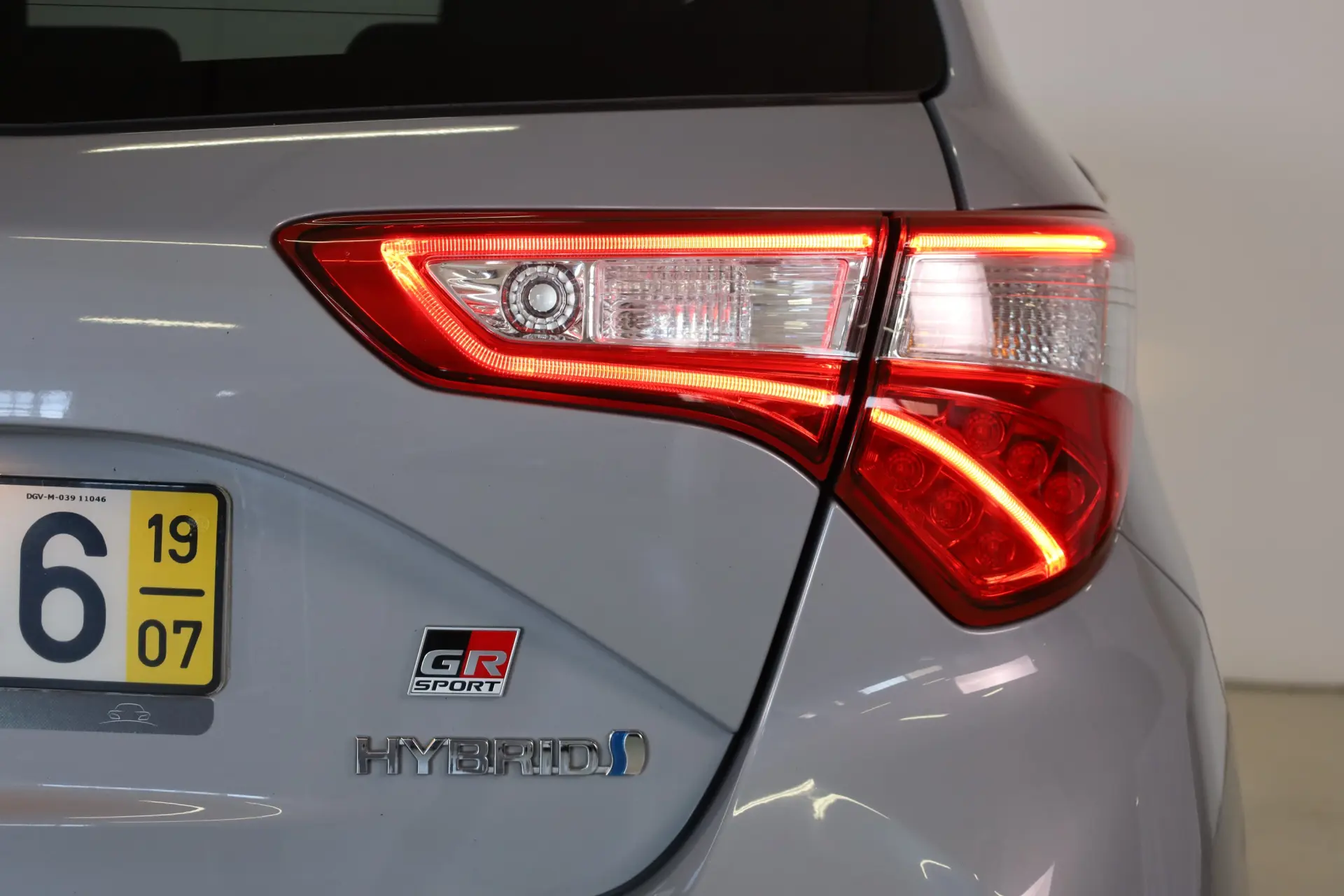 Toyota Yaris 1.5 HSD GR Sport 19