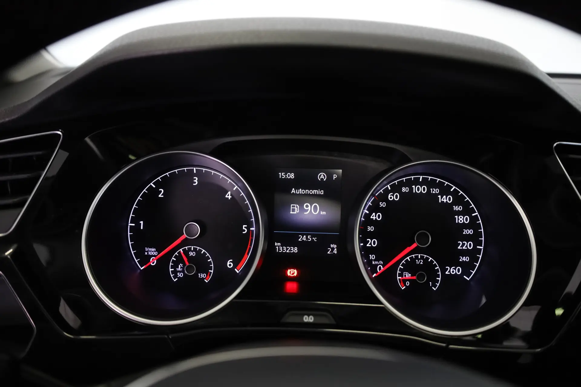 Volkswagen Touran 1.6 TDI R-Line DSG 24