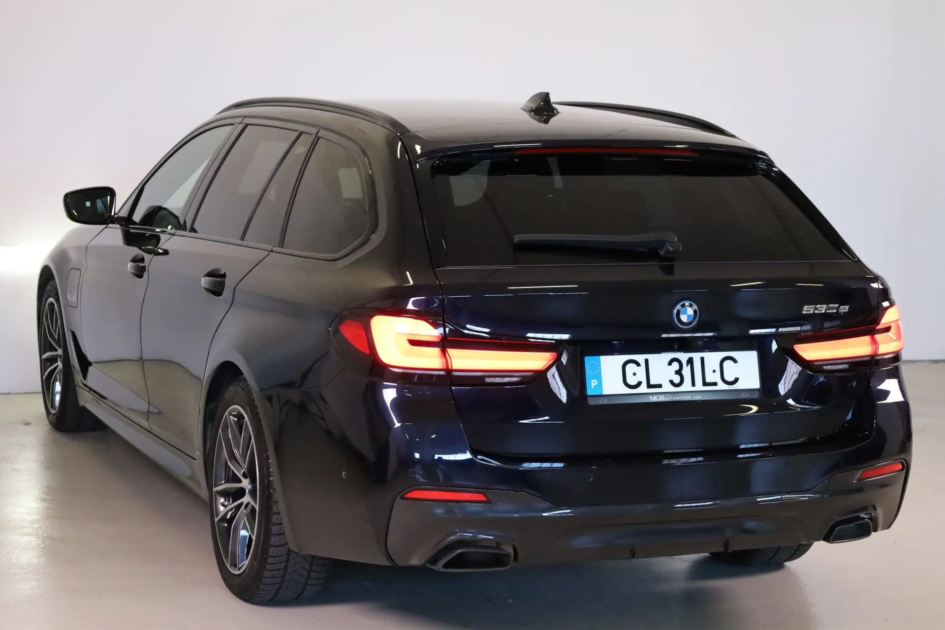 BMW 530 e Pack Desportivo M 16
